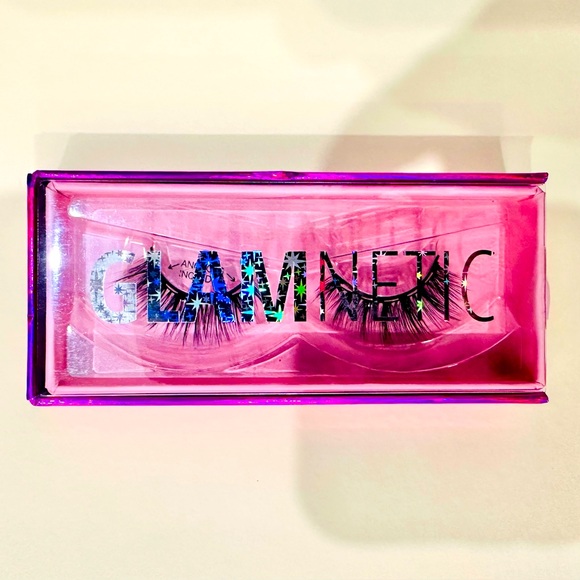 NEW Glamnetic “LUCKY” magnetic lashes - Picture 1 of 5